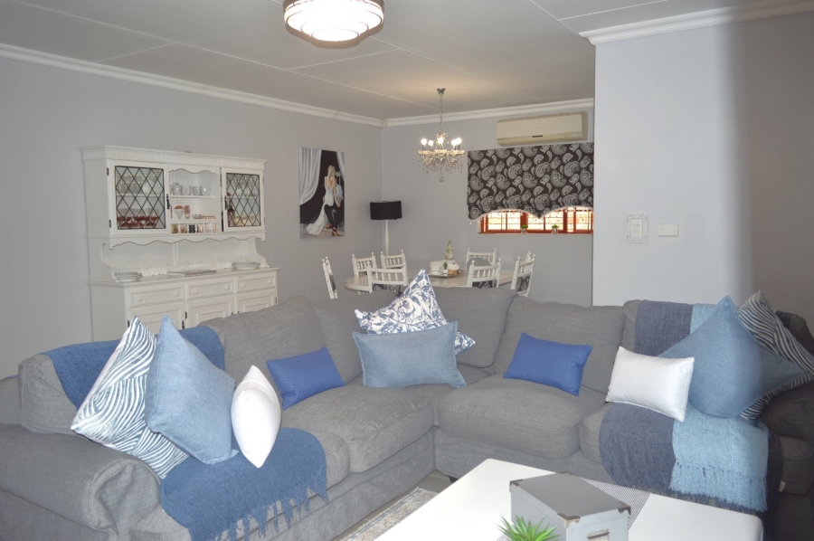 3 Bedroom Property for Sale in Flamwood North West